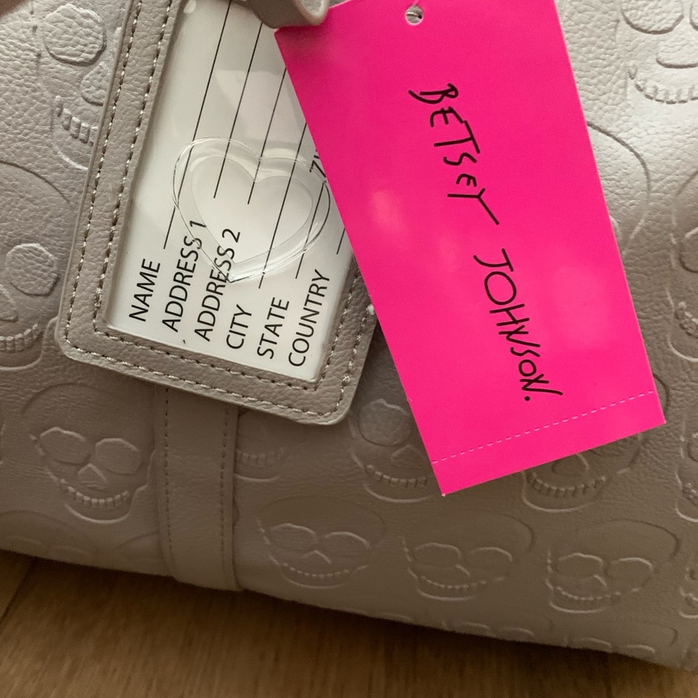 BETSEY JOHNSON SKULL DUFFLE BAG, BETSEY JOHNSON Skull Embossed Weekender - Picture 6 of 10